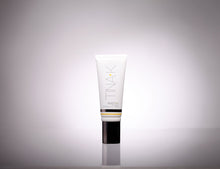 Load image into Gallery viewer, Benefit•K Vitamin D3 Moisture Serum